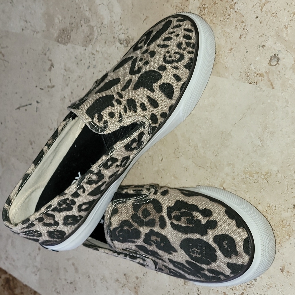 SPERRY Top-siders animal print slip ons. Size 6.
